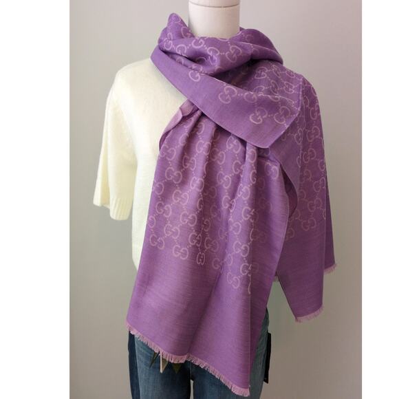 Gucci GG Scarf in Lavender